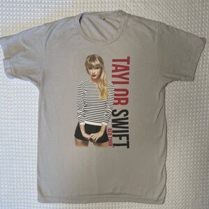 Taylor Swift The Red Tour 2013 Concert T-Shirt SZ SM